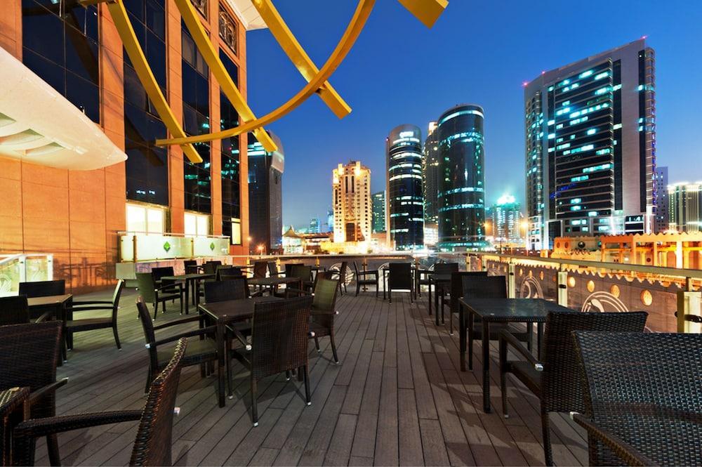 Magnum Hotel & Suites West Bay Доха Екстер'єр фото