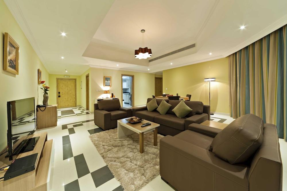 Magnum Hotel & Suites West Bay Доха Екстер'єр фото