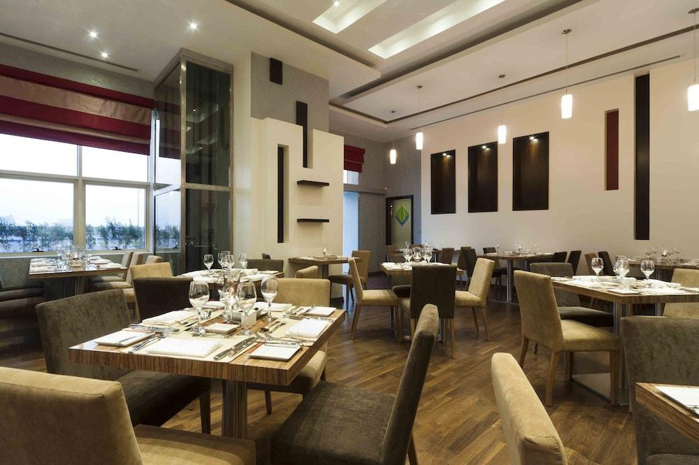 Magnum Hotel & Suites West Bay Доха Екстер'єр фото