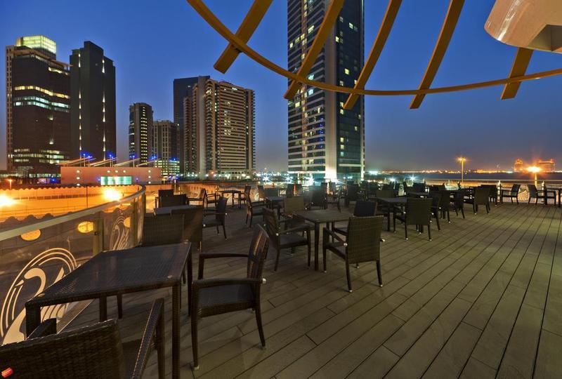 Magnum Hotel & Suites West Bay Доха Екстер'єр фото